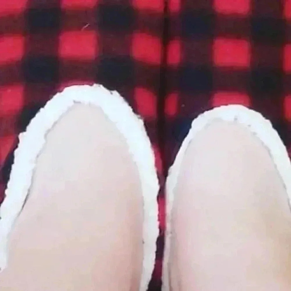 Checkered Slippers - Picture 4 of 5